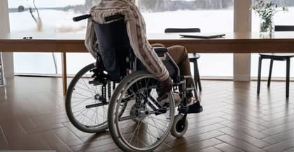 Standard Foldable Manual Wheelchair FOR DISABLLED AND ELDERLY PEOPLE