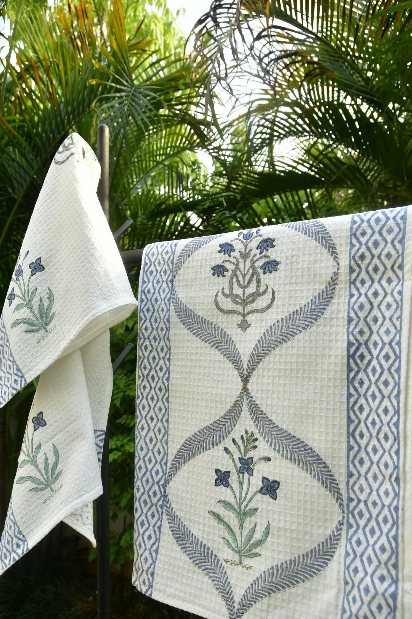Blue Lily Jaal Bath & Hand Towel Set: Soft, absorbent cotton