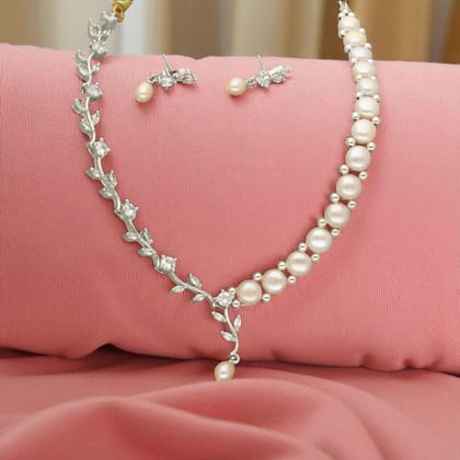 The Classic Princess Pearl Necklace Set