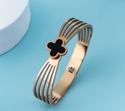 Trendy Gold-Layered Charm Bracelet for Women – Etalors Exclusive