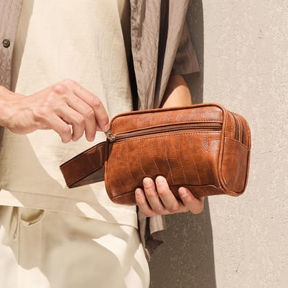 Lifelong Toiletry Bag for Men & Women | Vegan Leather Travel Pouch | Shaving Kit, Grooming & Makeup Organizer | Toiletry Bag for Travel, Gym, Daily Use, Cosmetics, Toiletries & Essentials (Tan) Lifelong Toiletry Bag for Men & Women | Vegan Leather Travel