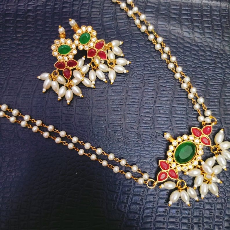 Pearl and Gold Necklace Set with Green Stones