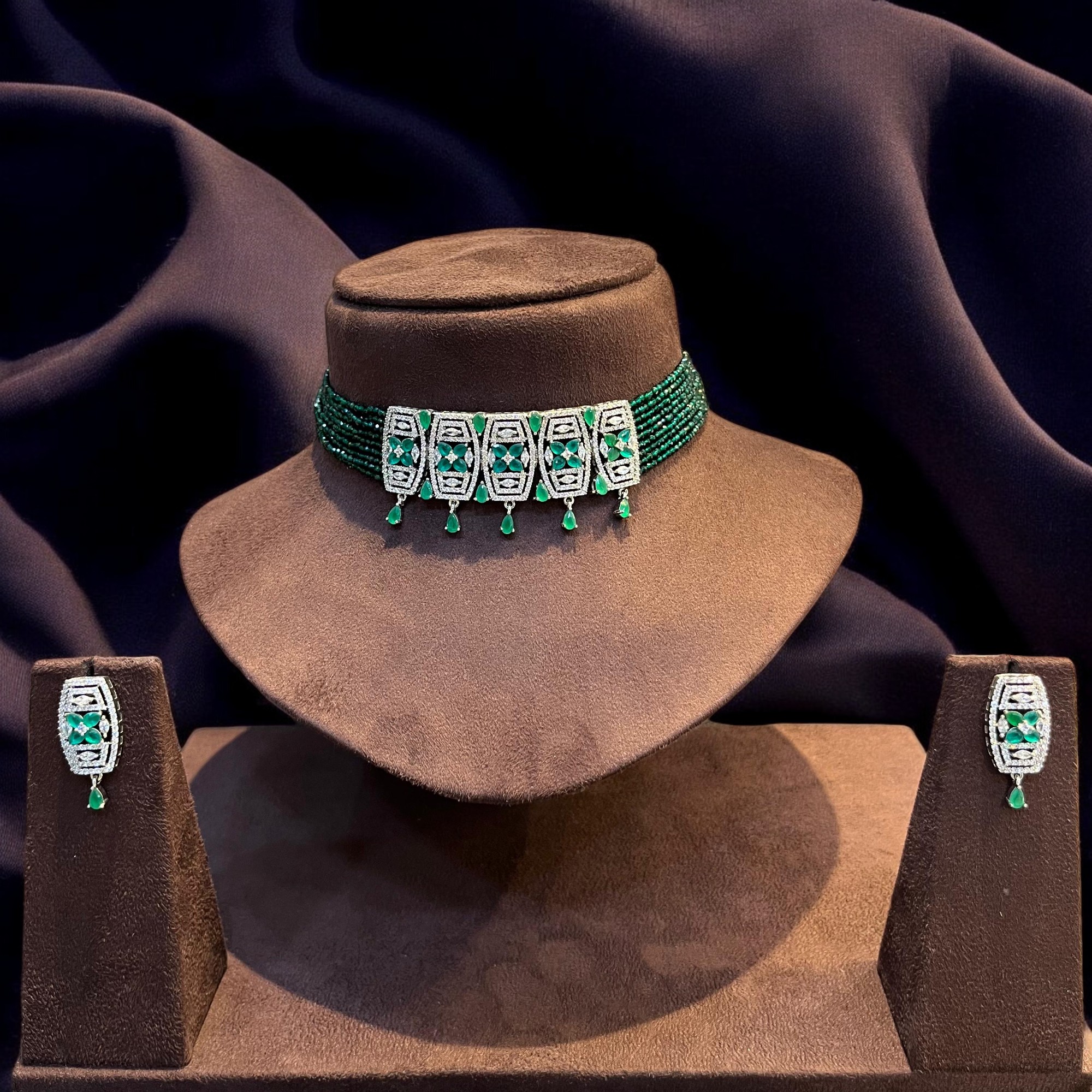 Emerald Radiance - The Pearl Treasure By Dia Art Jewels